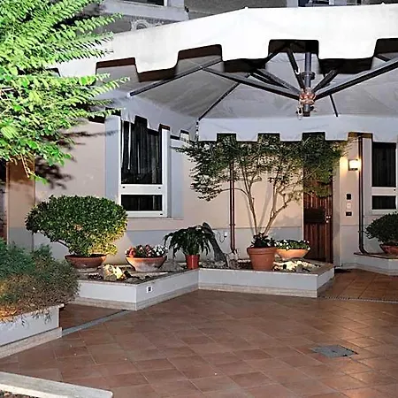 Residenza Mecenate 公寓式酒店 4*